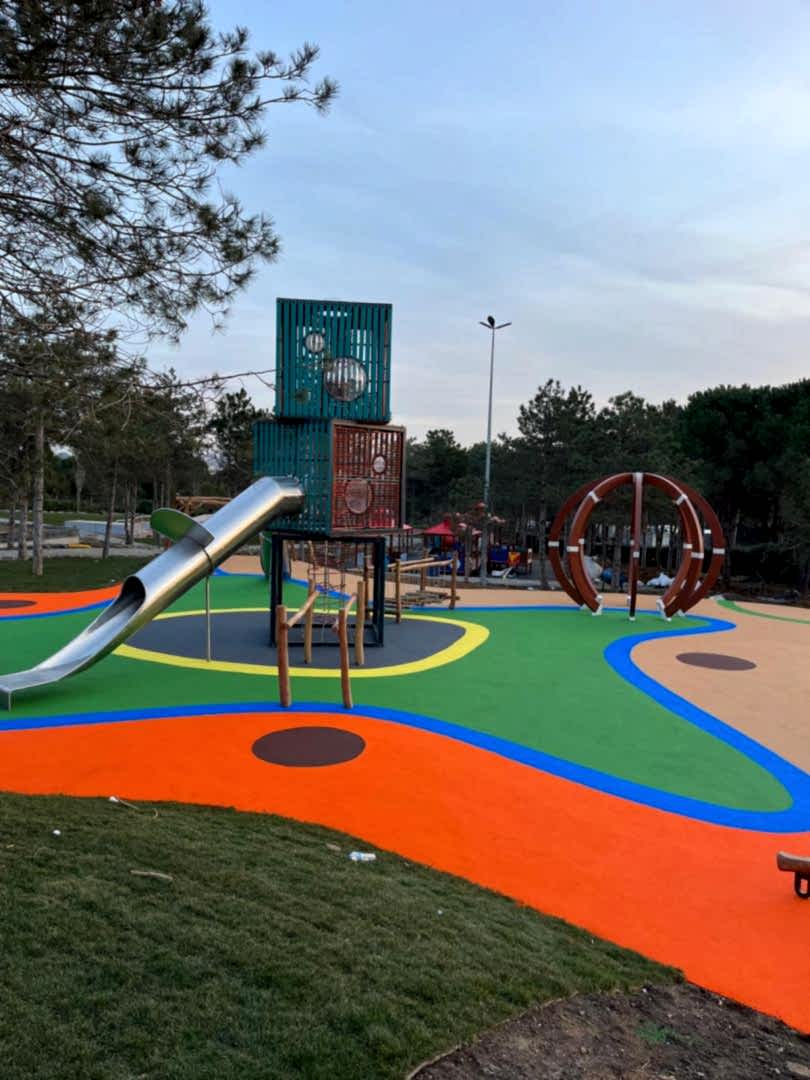 Gaziosmanpaşa Millet Bahçesi Çocuk Oyun Grupları ve Epdm Zemin Uygulamasını Tamamladık